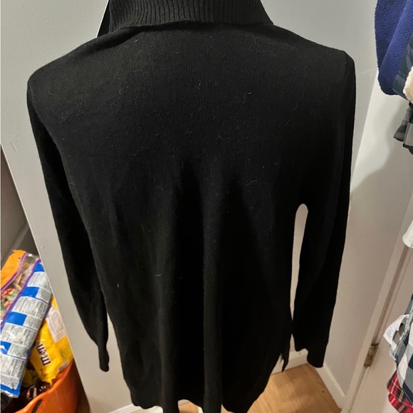 Women’s Lulu’s Black Turtleneck NWT Size Small - Picture 3 of 4